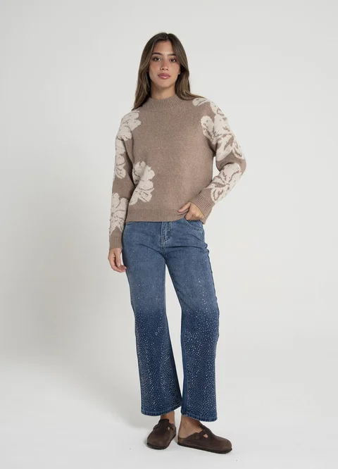 Sweater con flores y strass en manga 