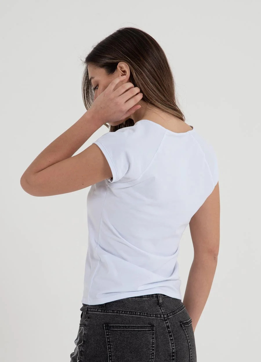 Remera jey spandex escote V con costuras 