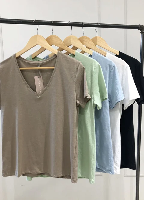 Remera jersey flame escote V