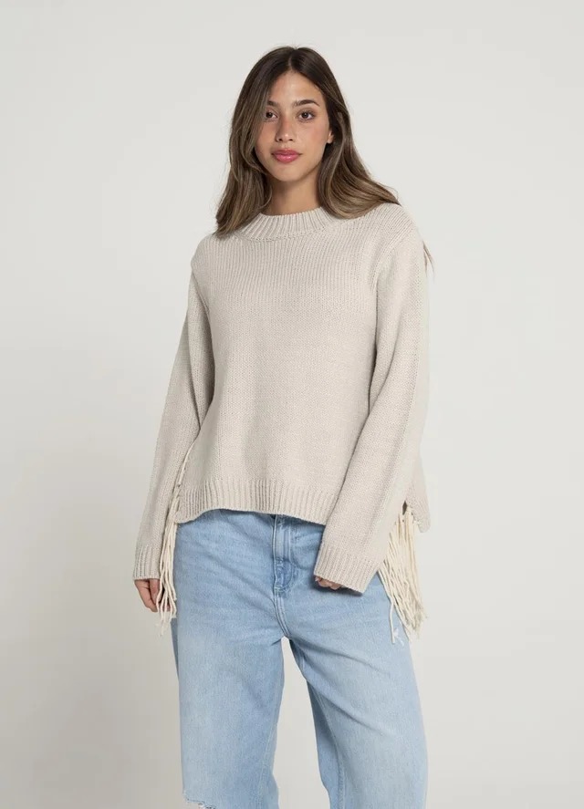 Sweater con flecos laterales 