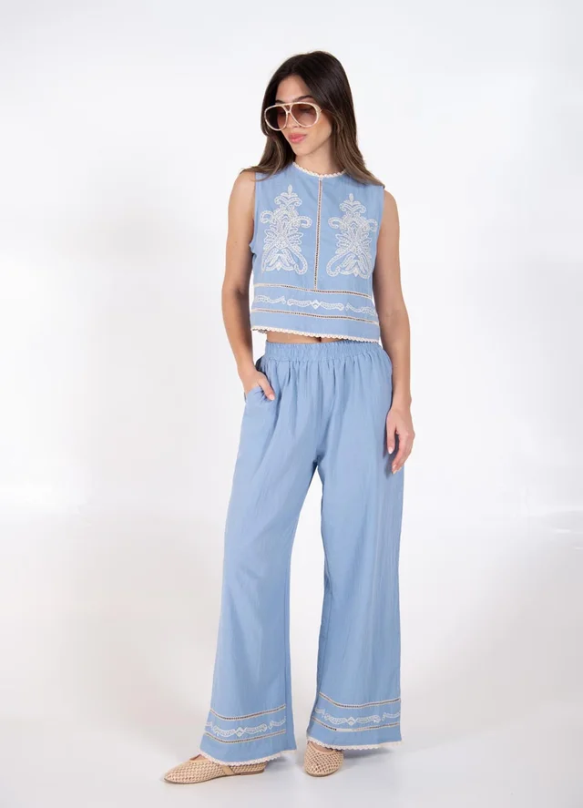 Pantalon bordado con vainillas 