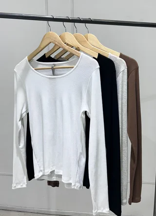 Remera rib escote redondo  - Vista 5