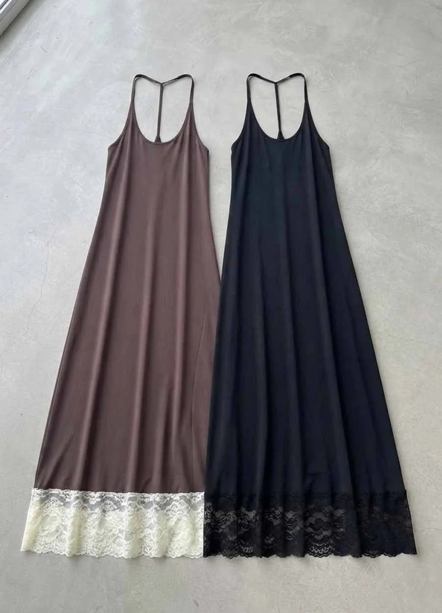 Vestido largo liso con puntilla 