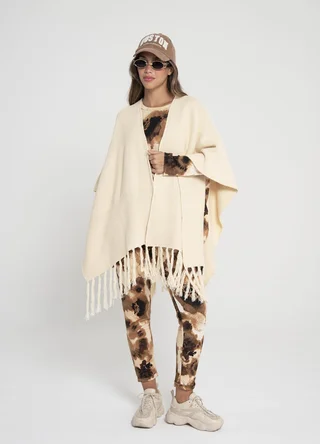 Ruana tejida con flecos  - Vista 4
