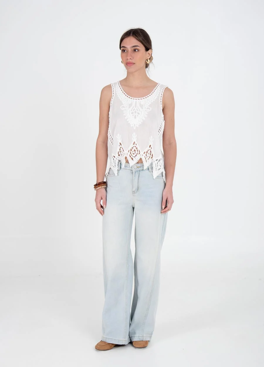 Musculosa irregular bordada al tono