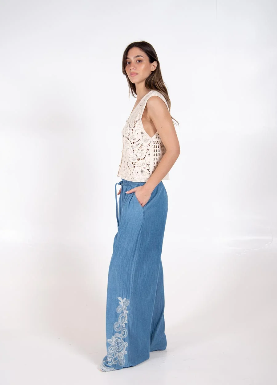 Chaleco crochet arabescos bordada 