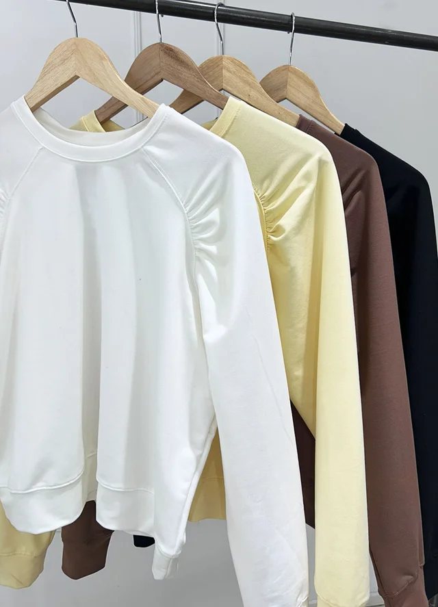 Buzo rustico con spandex y frunce en hombro