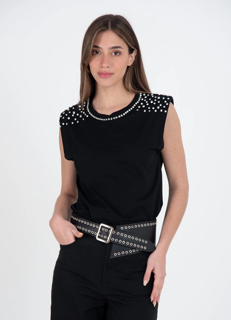Musculosa con piedras en hombro 