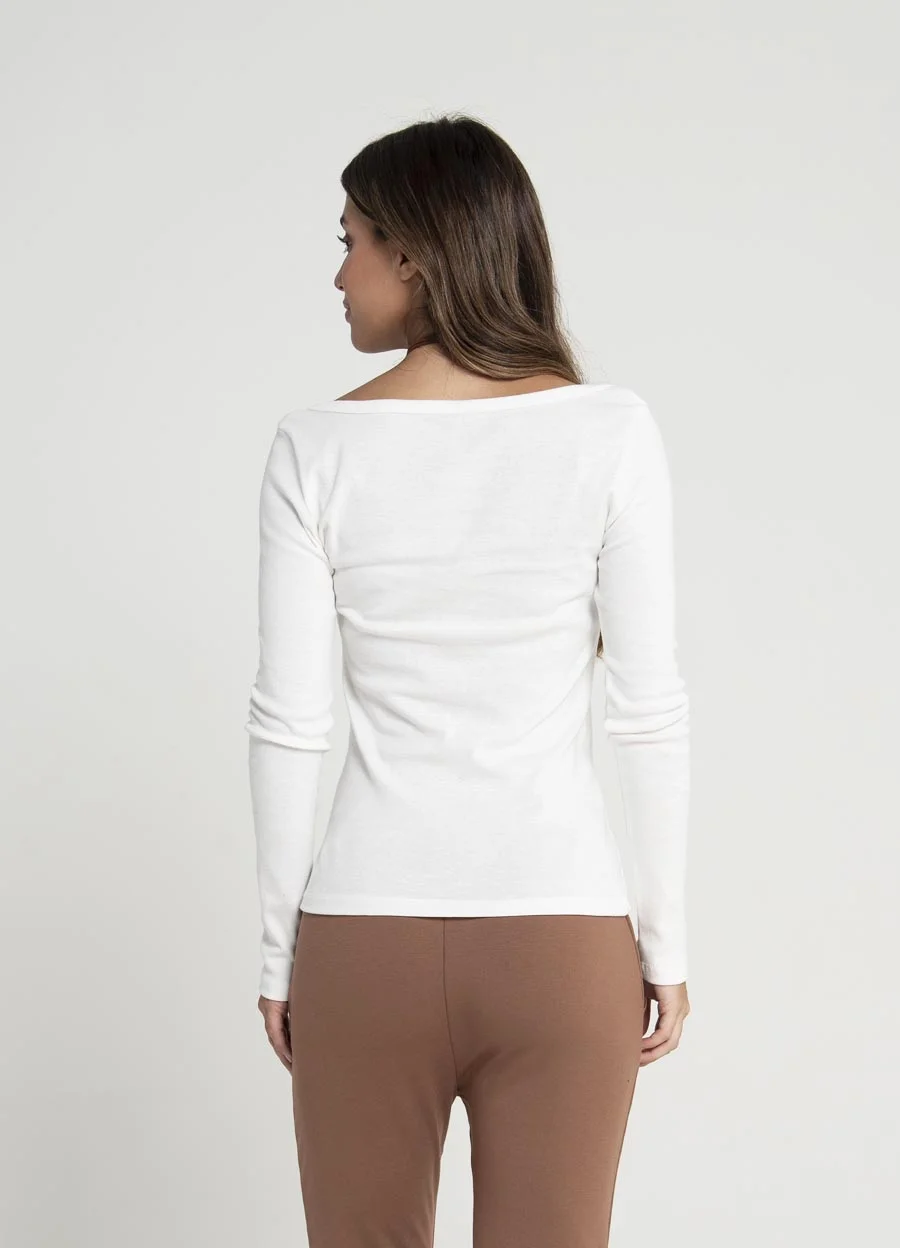 Remera manga larga rib escote cavado 