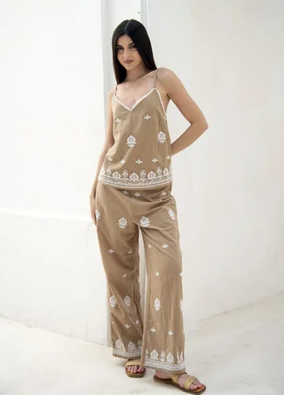 Musculosa bretel fino bordada  - Vista 3