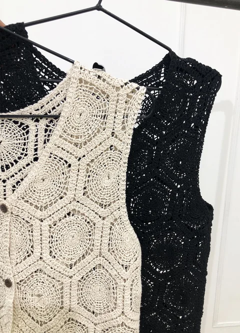 Chaleco crochet panal con botones 