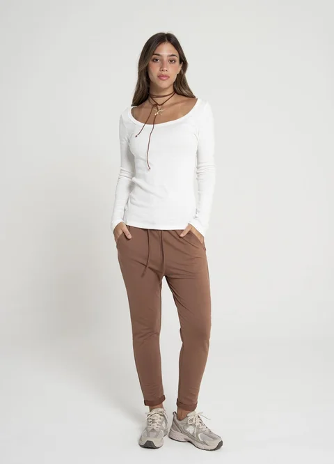 Remera manga larga rib escote cavado 