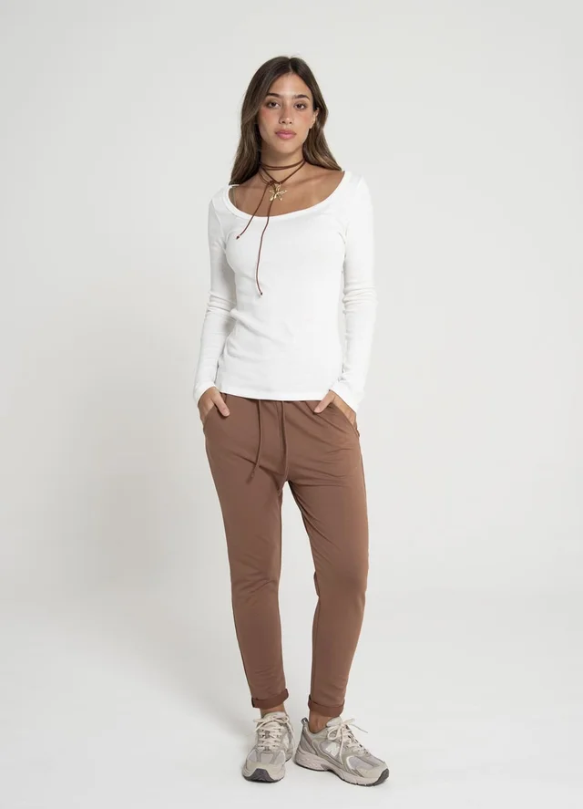 Remera manga larga rib escote cavado 