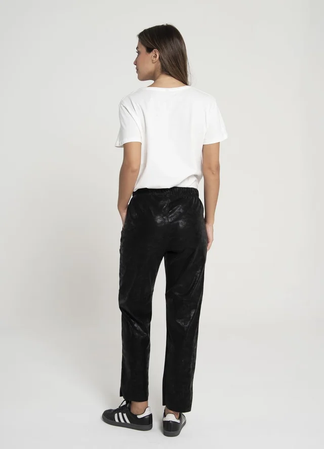 Babucha eco cuero con recortes