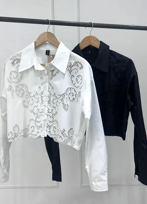 Camisa calada cropped