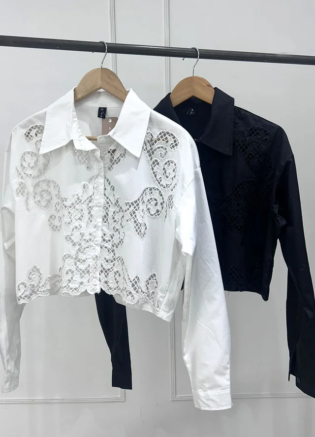 Camisa calada cropped