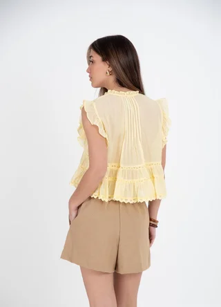 Blusa con recortes y volados  - Vista 3