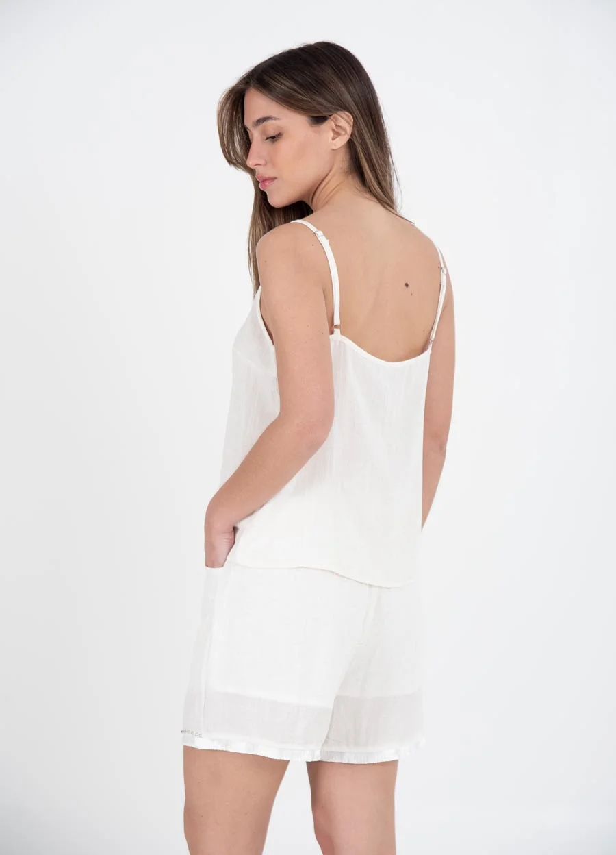 Short con tachas y flequitos 