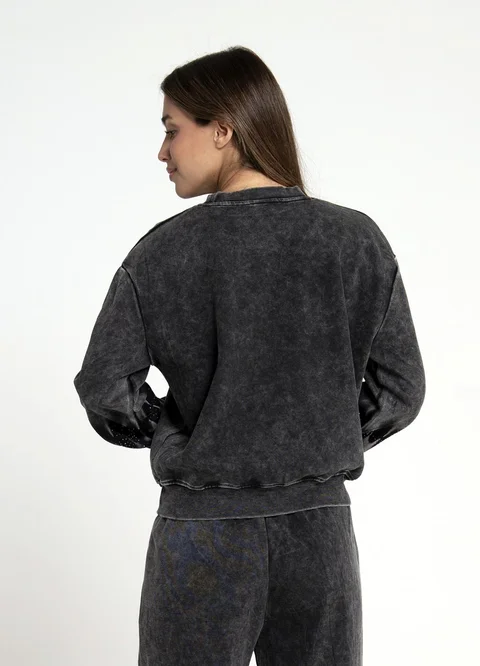 Buzo prelavado con strass