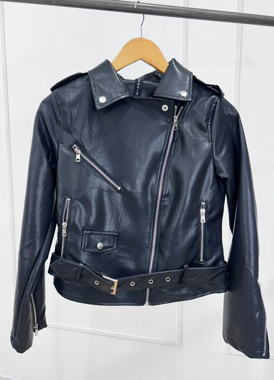 Campera eco cuero con cinto 