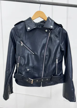 Campera eco cuero con cinto  - Vista 5