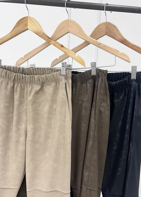 Babucha eco cuero con recortes