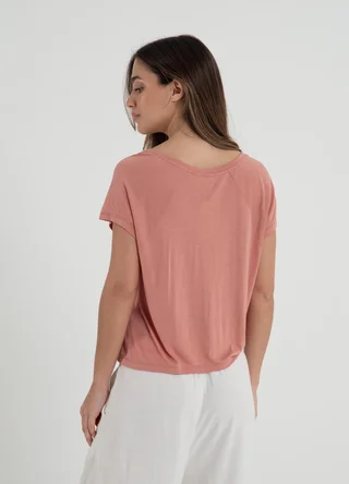 Remera crop viscosa manga ranglan  - Vista 4