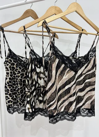 Musculosa  estampada c/puntilla - Vista 6