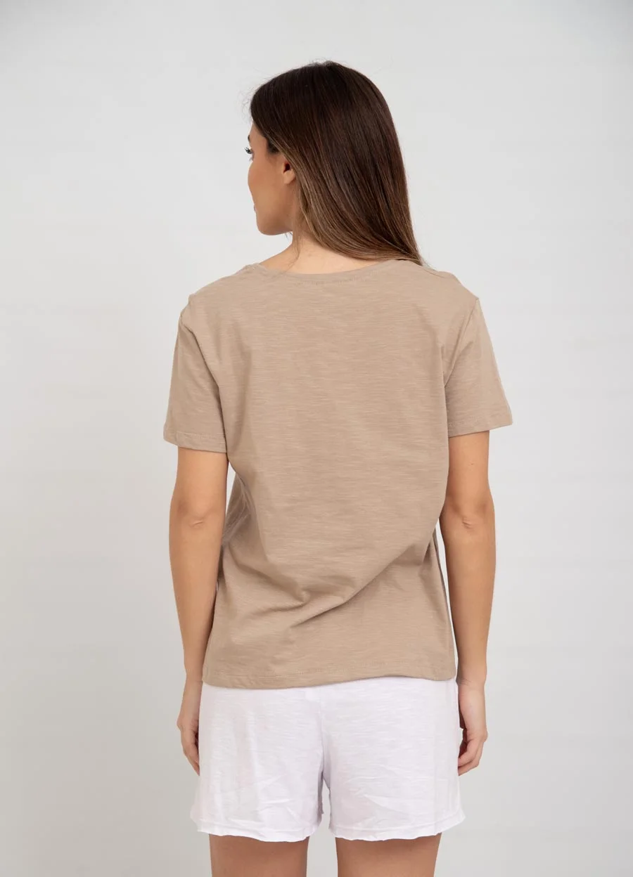Remera escote V flame 