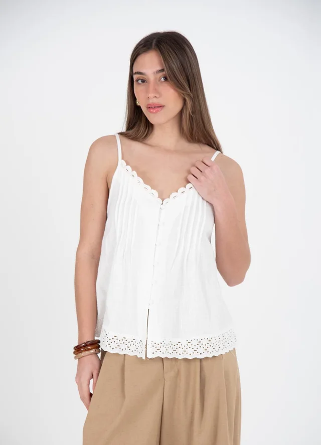 Musculosa con tablitas y broderie 