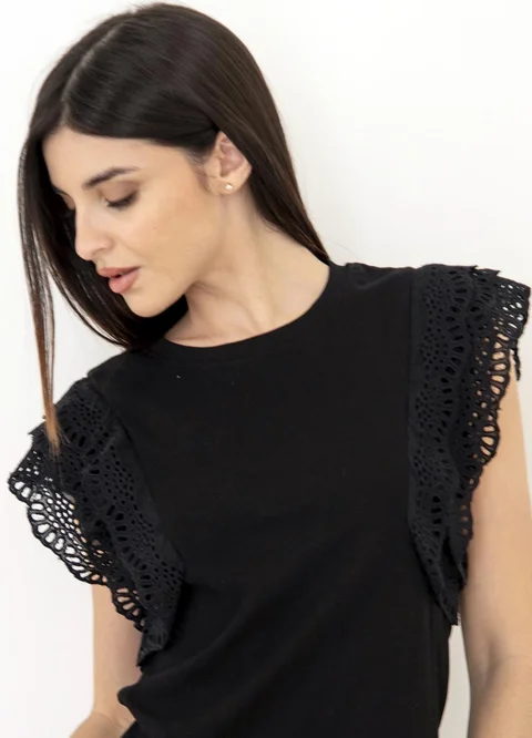 Remera jersey con broderie en manga 