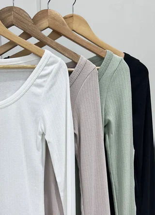 Remera m/l desagujada escote U - Vista 6