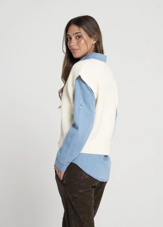 Chaleco clasico con botones  - Vista 4