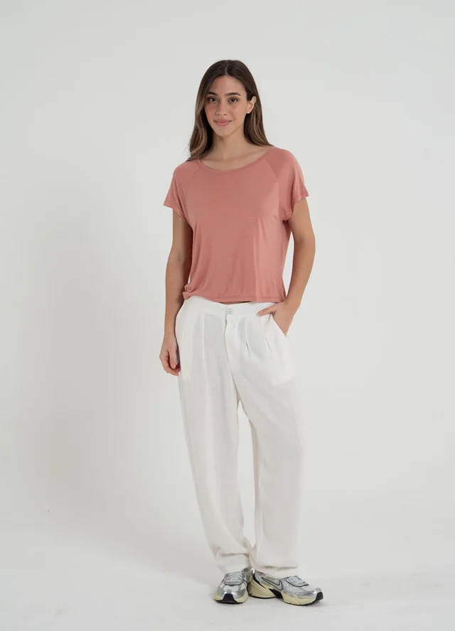 Remera crop viscosa manga ranglan 