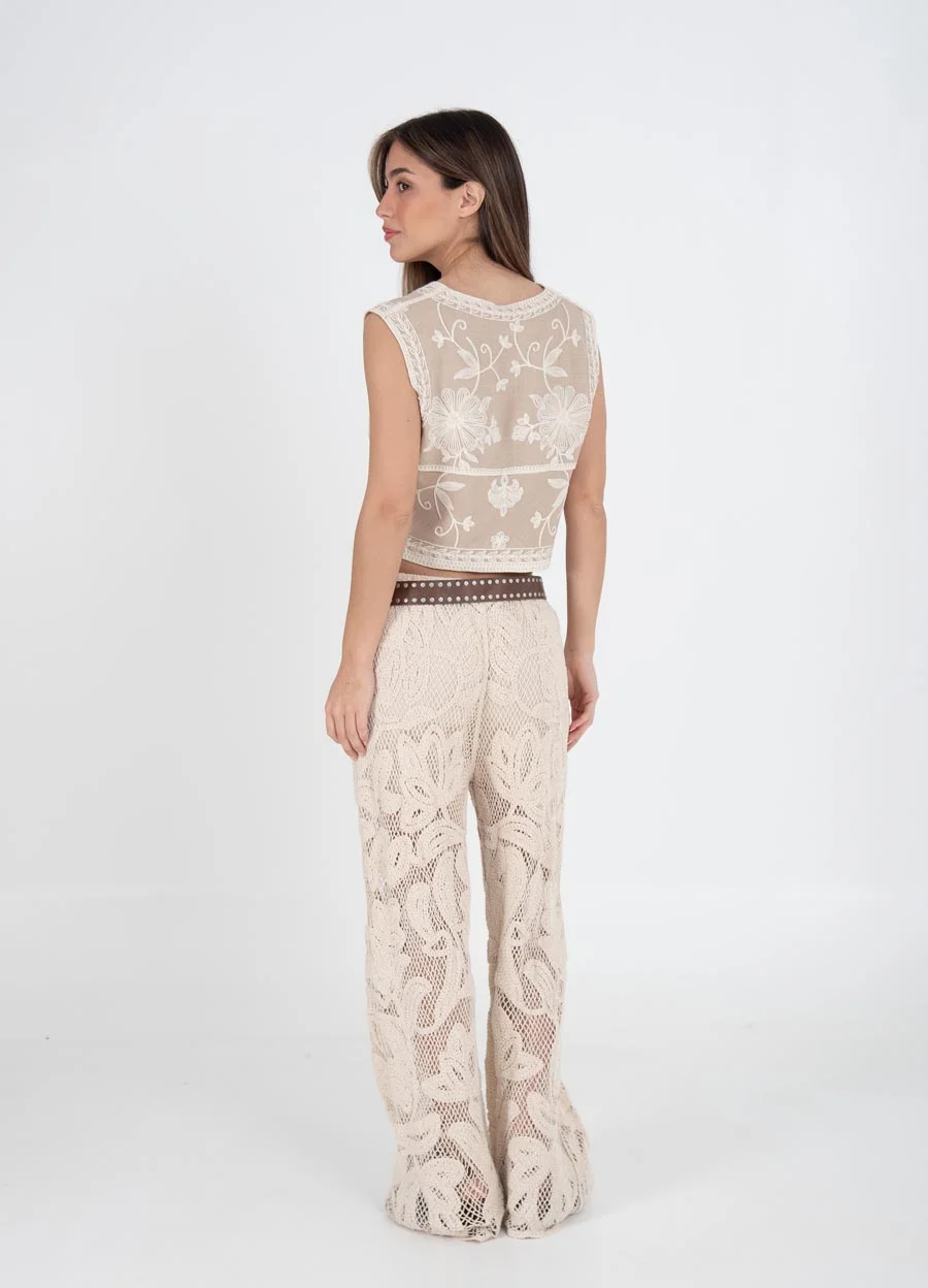 Chaleco beige bordado 