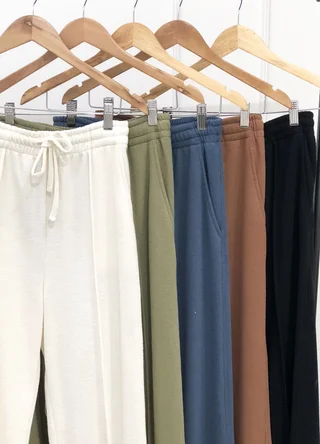 Pantalon con alforza tejido rustico  - Vista 4