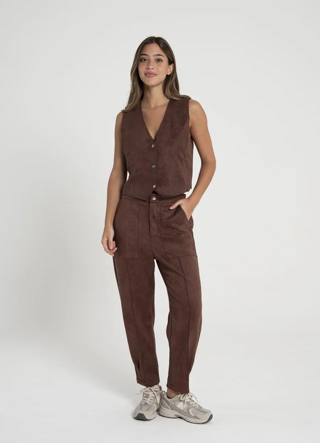 Chaleco gamuza al corte con broches 