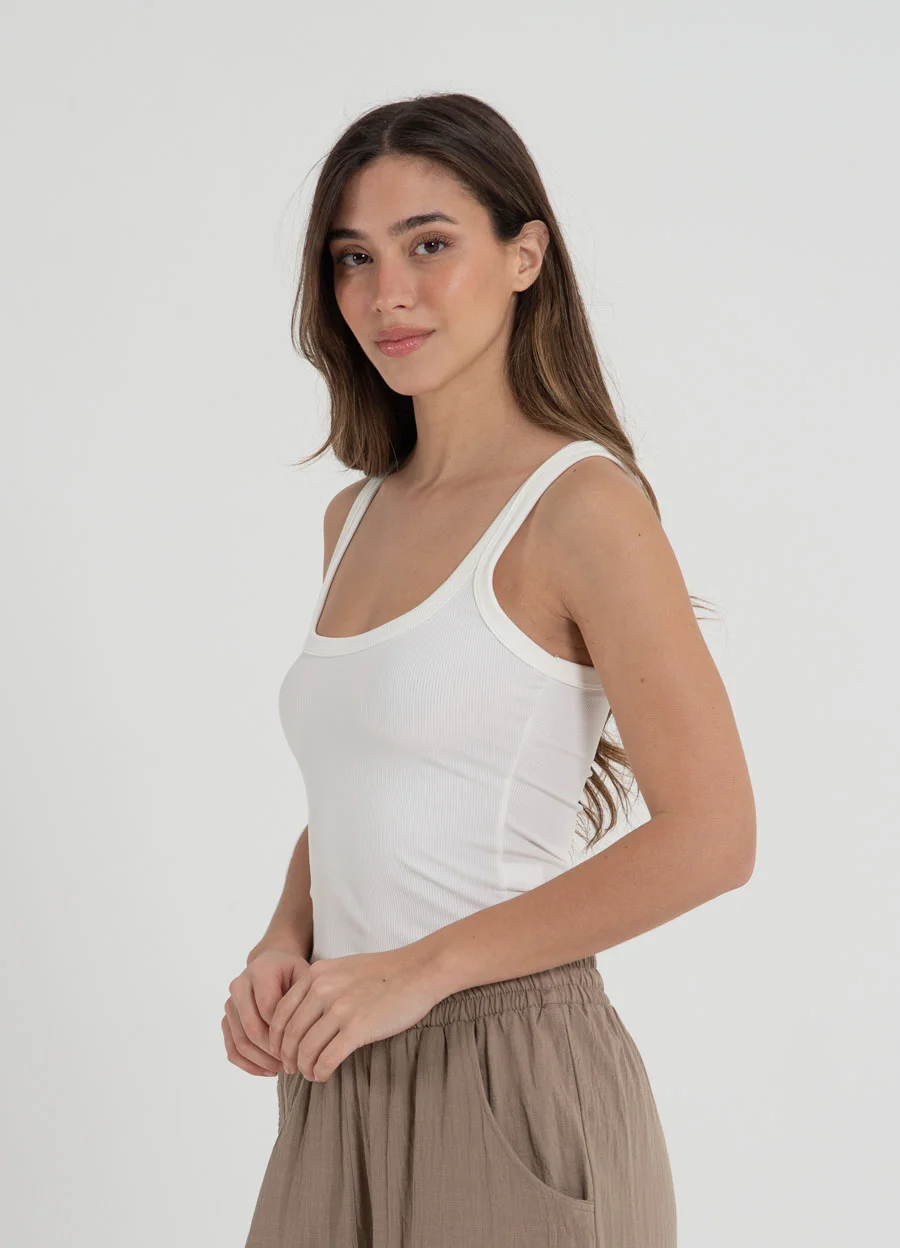 Musculosa morley microfibra ecote cavado 
