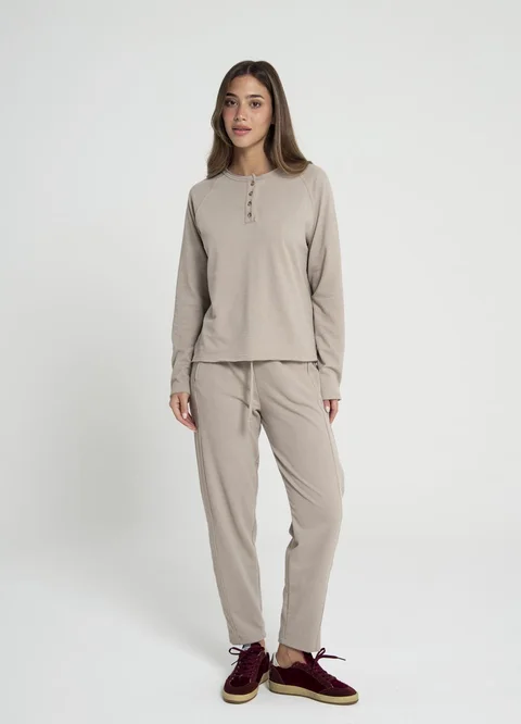 Buzo con botones tejido rustico 