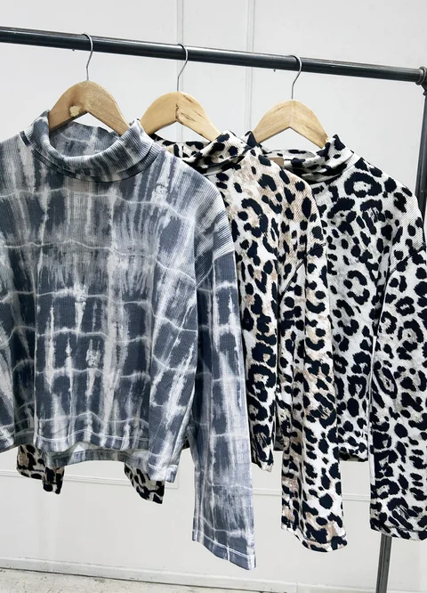 Polera print panal 