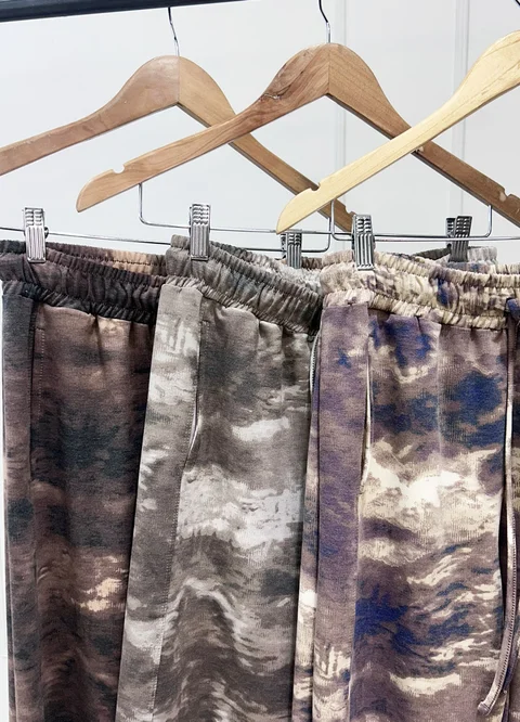 Babucha rustico batik/print con recorte 