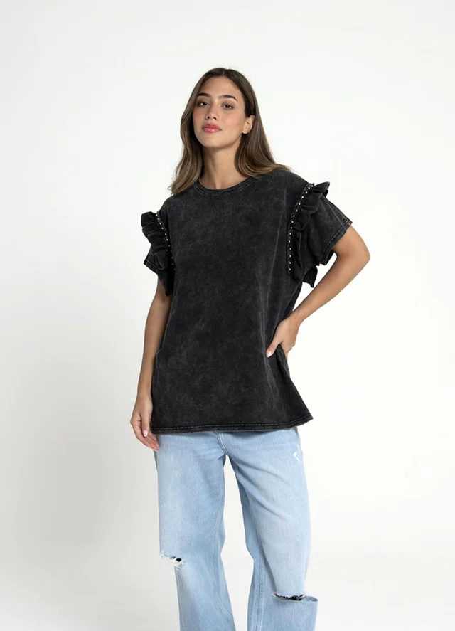 Remera pre lavada con volado 