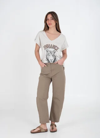 Remera ENHANCE TIGRE - Vista 5