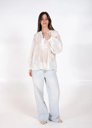 Maxi blusa bordada escote V - Vista 4