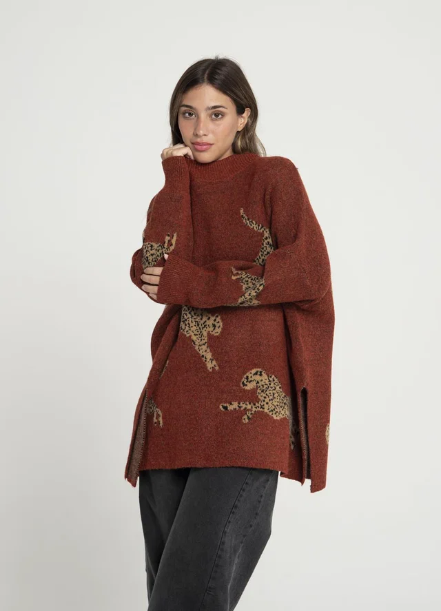 Maxi sweater leopardos con tajos 