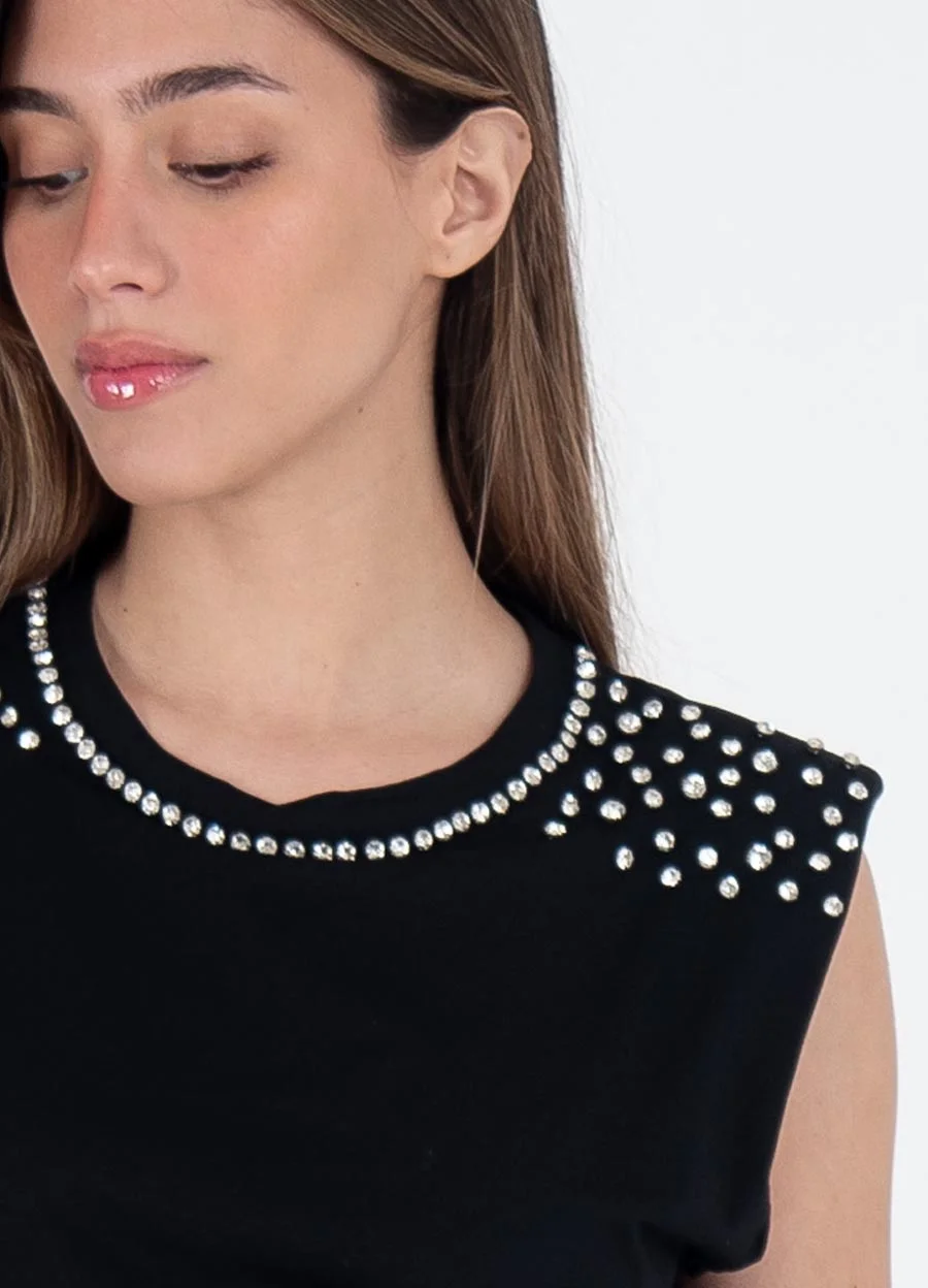Musculosa con piedras en hombro 