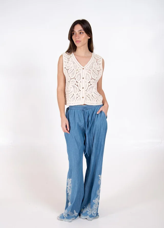 Chaleco crochet arabescos bordada 