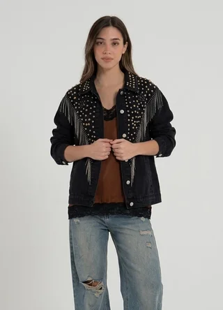 Campera denim negra con tachas y cadenas  - Vista 3