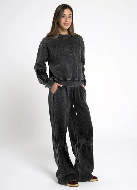 Pantalon prelavado con strass