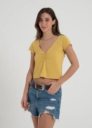 Remera fantasia con frunce en escote  - Vista 1